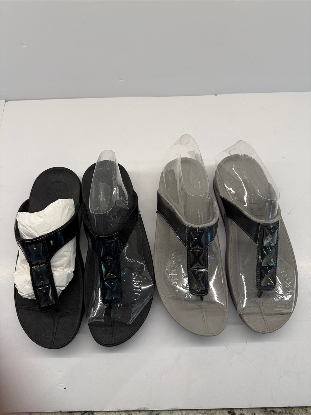 FitFlop Women's T-Strap Studded Thong Sandals in Black and Gray
